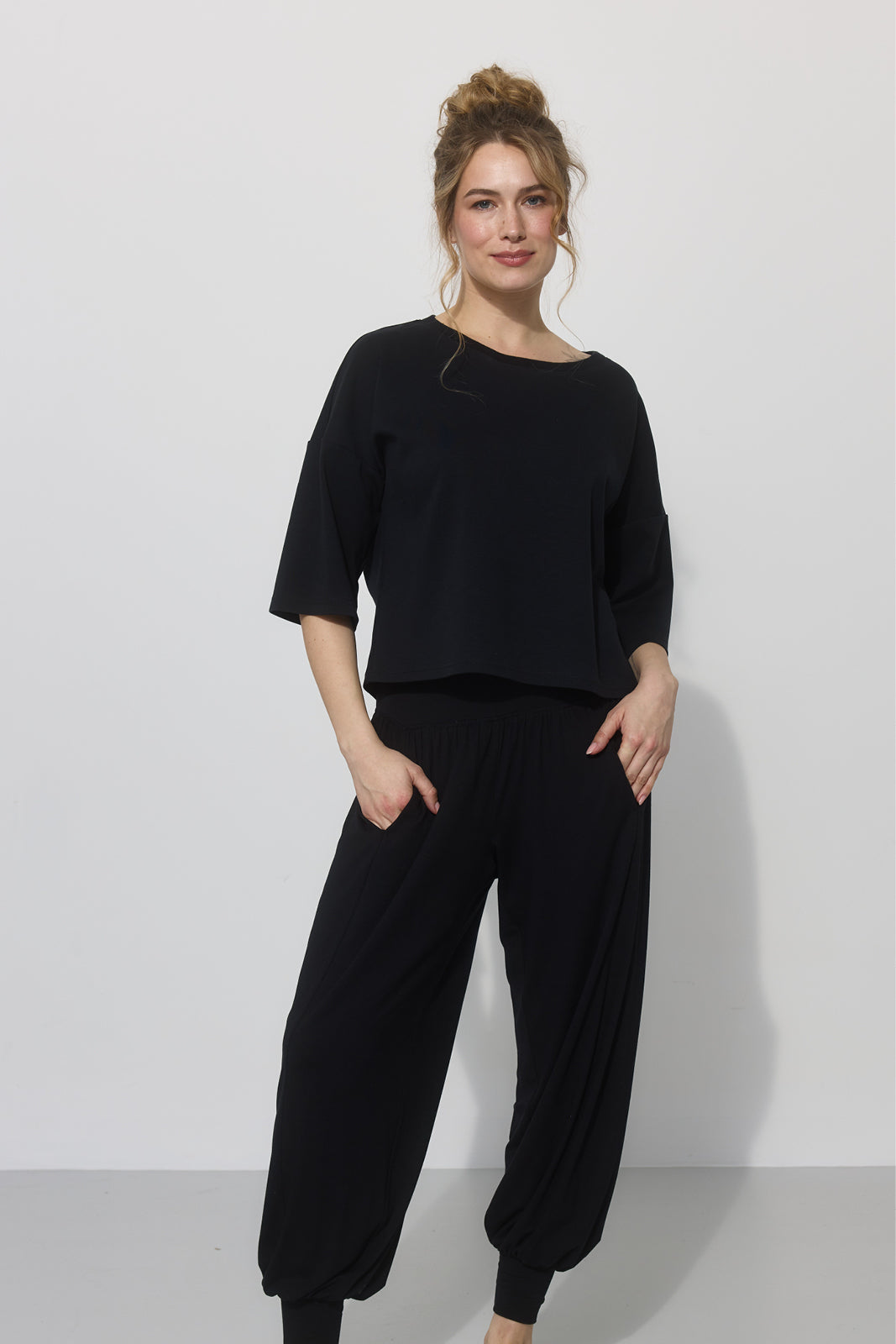 NEW IN TOWN Black trousers
