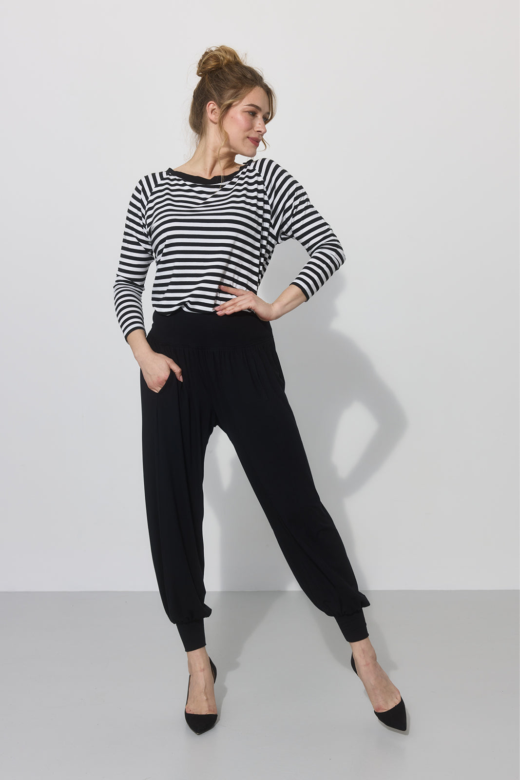 NEW IN TOWN Black trousers
